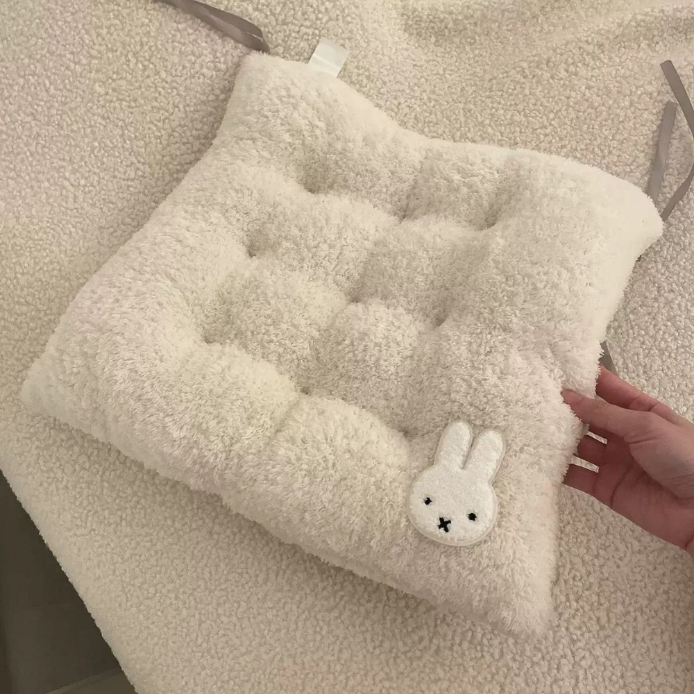 Miffy Rabbit Verdikt zitkussen - Office Furniture Heaven recensie en prijs